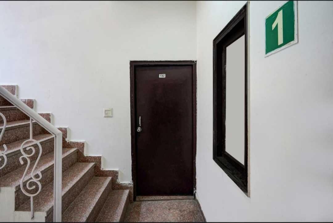 Hotel O Anshu B&B New Delhi Buitenkant foto